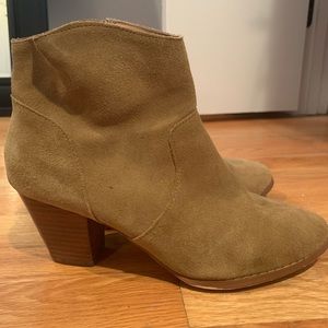 Suede tan ankle booties